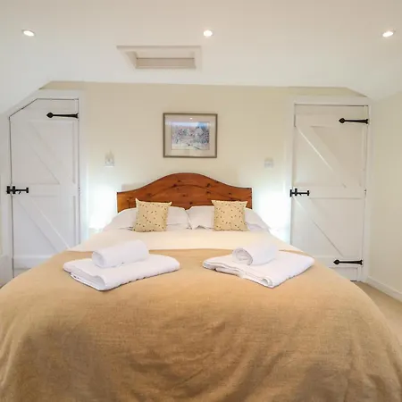 1 Rose * Looe